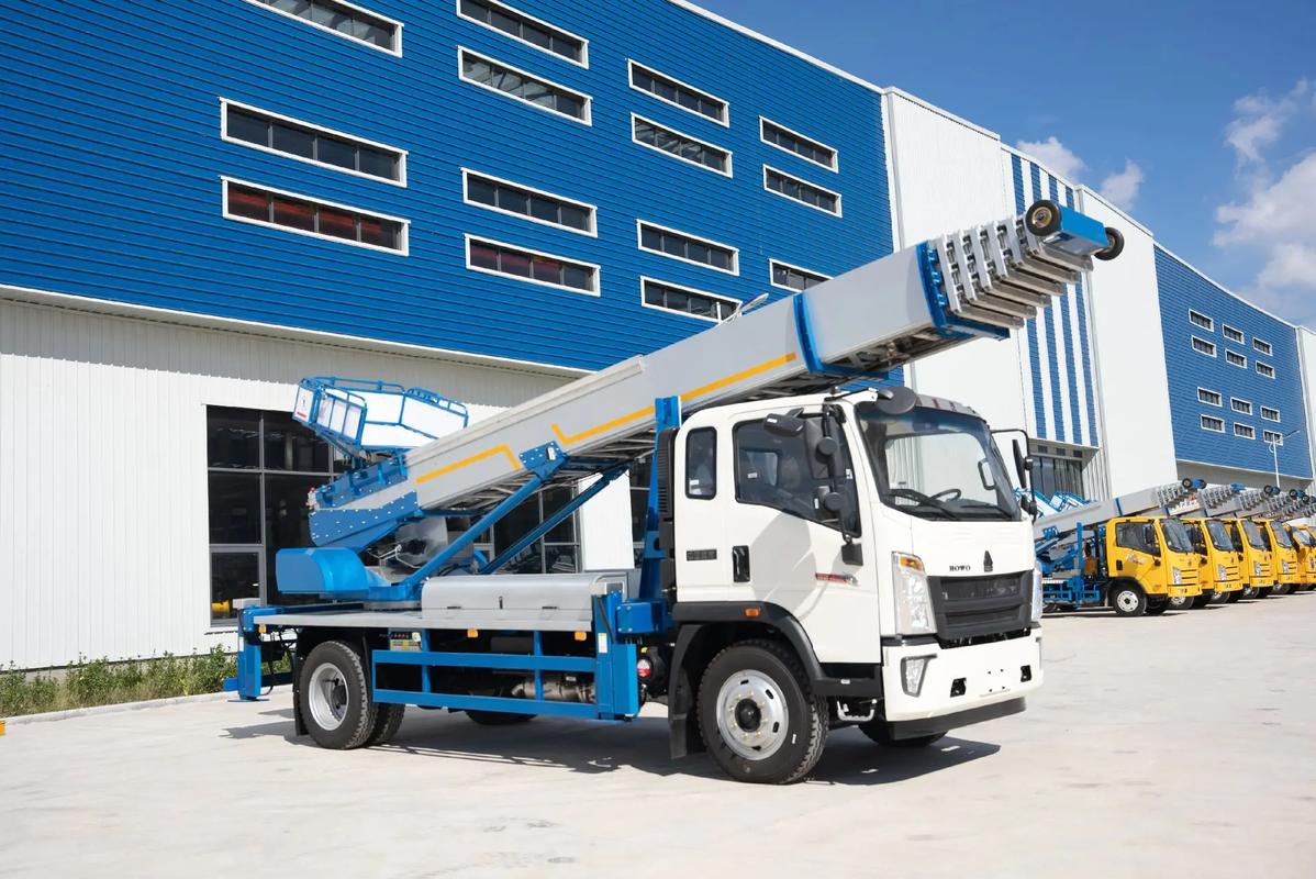 烟台福山出租云梯车高空作业车 建筑垃圾搬运